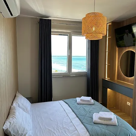 Sea La Vie Deluxe