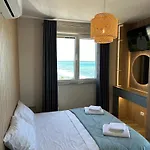 Sea La Vie Deluxe