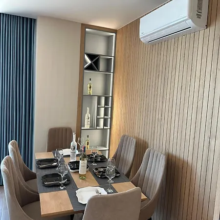 Sea La Vie Deluxe Apartment *