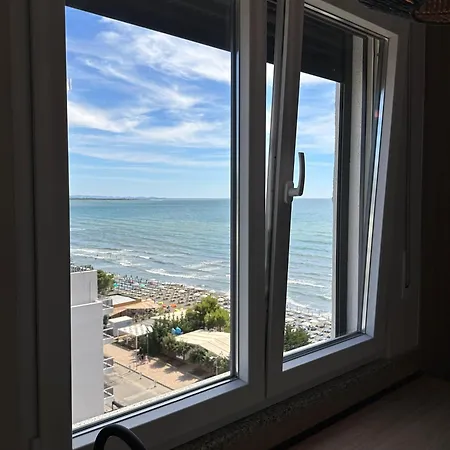 Sea La Vie Deluxe